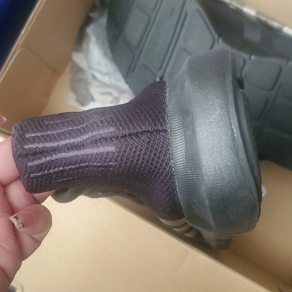 Adidas - Picture 4 of 6